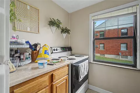 Kitchen - 532 Corona Ave, Kettering, OH 45419 photo 2 of 4