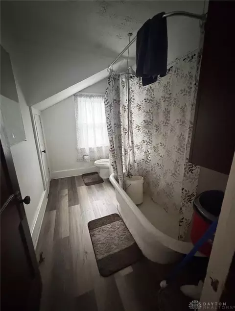 Bath - 1307 Selma Rd, Springfield, OH 45505 photo 3 of 3
