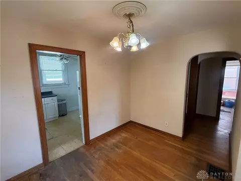 Entry Way - 1213 Alta Vista Dr, Kettering, OH 45420 photo 2 of 6