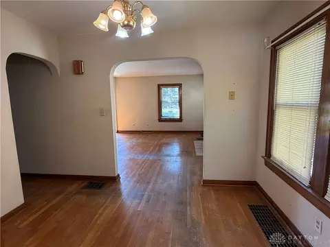 Living - 1213 Alta Vista Dr, Kettering, OH 45420 photo 5 of 6