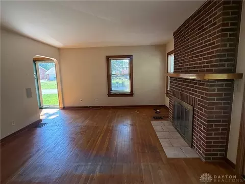 Living - 1213 Alta Vista Dr, Kettering, OH 45420 photo 4 of 6
