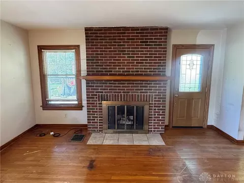 Living - 1213 Alta Vista Dr, Kettering, OH 45420 photo 3 of 6