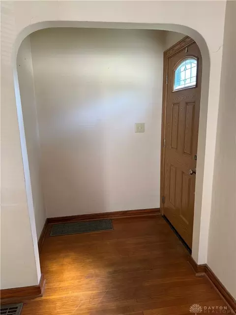 Entry Way - 1213 Alta Vista Dr, Kettering, OH 45420 photo 1 of 6
