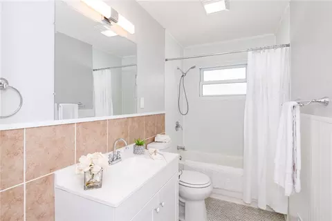 Bath - 1712 Forrer Blvd, Kettering, OH 45420 photo 1 of 5