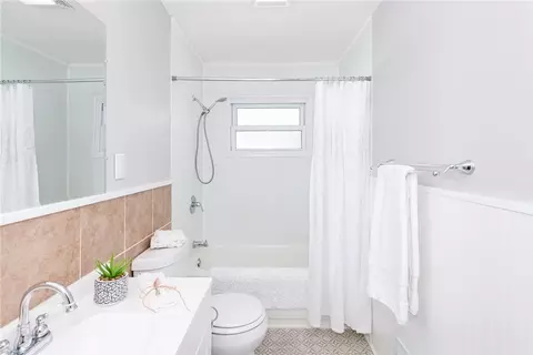 Bath - 1712 Forrer Blvd, Kettering, OH 45420 photo 3 of 5