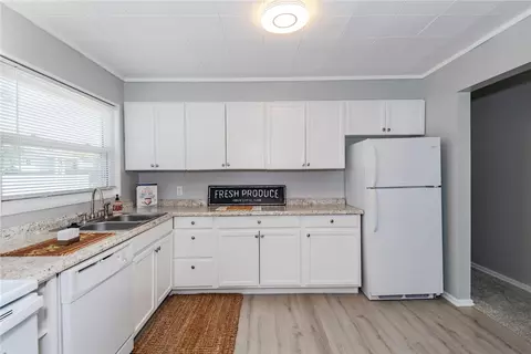 Kitchen - 1712 Forrer Blvd, Kettering, OH 45420 photo 3 of 4