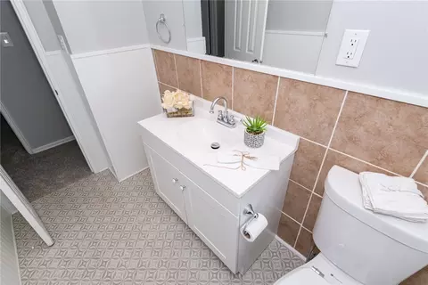 Bath - 1712 Forrer Blvd, Kettering, OH 45420 photo 4 of 5