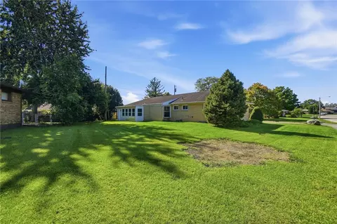 Exterior - 2560 Casey Dr, Springfield, OH 45503 photo 5 of 8
