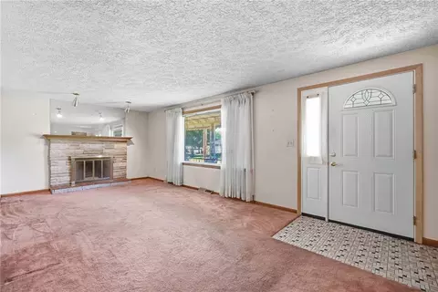 Living - 2560 Casey Dr, Springfield, OH 45503 photo 1 of 9