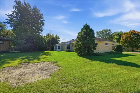 Exterior - 2560 Casey Dr, Springfield, OH 45503 photo 8 of 8