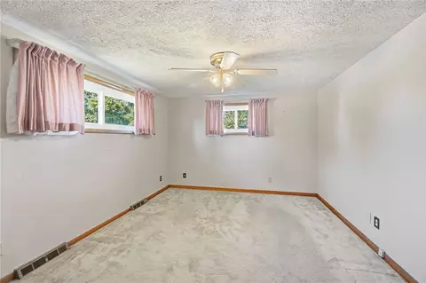 Bedroom - 2560 Casey Dr, Springfield, OH 45503 photo 2 of 7