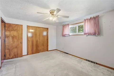 Bedroom - 2560 Casey Dr, Springfield, OH 45503 photo 3 of 7
