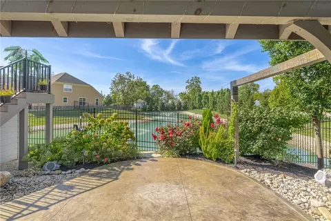 Exterior - 2687 W Millstone Dr, Kettering, OH 45420 photo 6 of 9