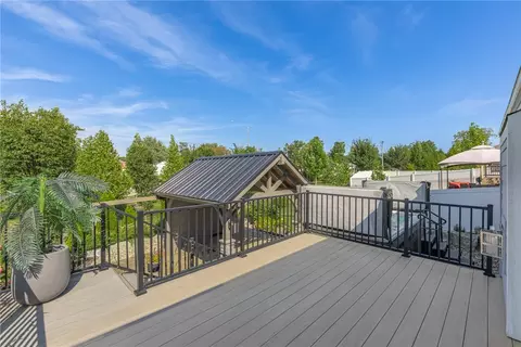 Exterior - 2687 W Millstone Dr, Kettering, OH 45420 photo 2 of 9