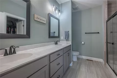 Bath - 2687 W Millstone Dr, Kettering, OH 45420 photo 2 of 3