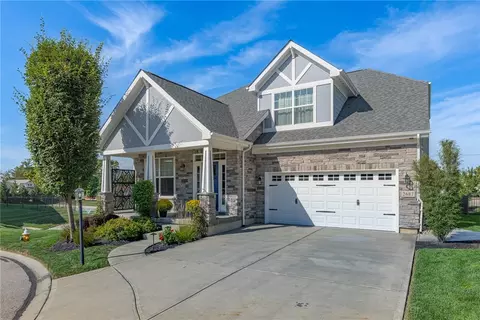 Exterior - 2687 W Millstone Dr, Kettering, OH 45420 photo 8 of 9