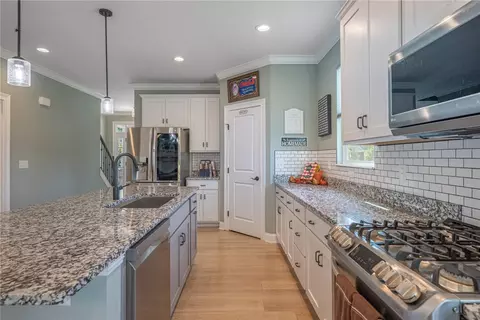 Kitchen - 2687 W Millstone Dr, Kettering, OH 45420 photo 2 of 7