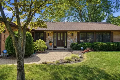 Exterior - 2276 E Rahn Rd, Kettering, OH 45440 photo 3 of 11