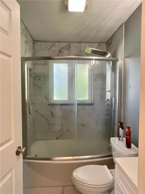 Bath - 935 Gardner, Kettering, OH 45429 photo 2 of 2