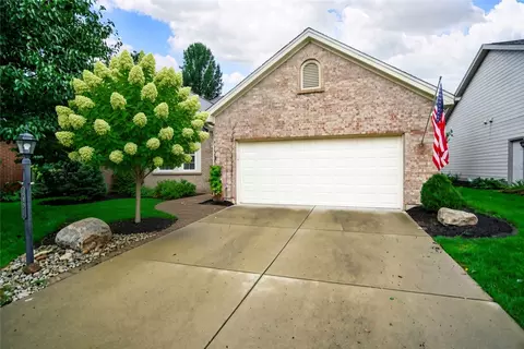 Exterior - 6901 Wembley Cir, Centerville, OH 45459 photo 2 of 7