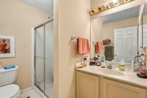Bath - 6901 Wembley Cir, Centerville, OH 45459 photo 3 of 4