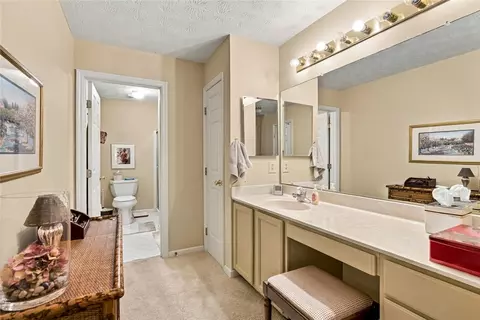 Bath - 6901 Wembley Cir, Centerville, OH 45459 photo 2 of 4