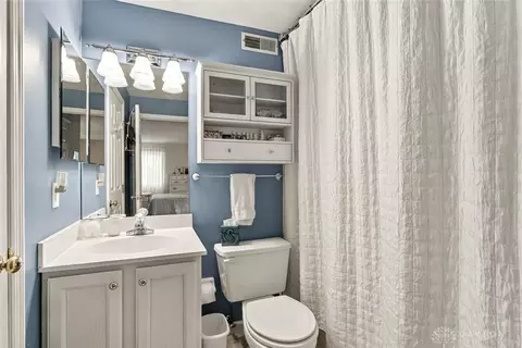 Bath - 6901 Wembley Cir, Centerville, OH 45459 photo 4 of 4