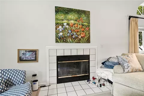 Living - 6901 Wembley Cir, Centerville, OH 45459 photo 2 of 3