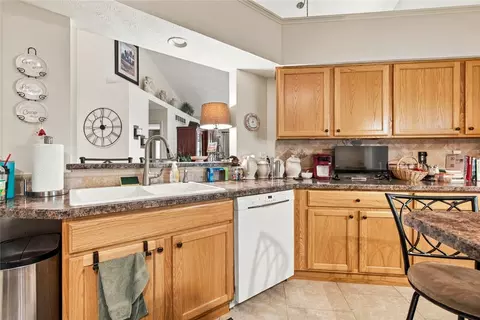 Kitchen - 6901 Wembley Cir, Centerville, OH 45459 photo 4 of 6