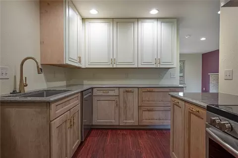 Kitchen - 1100 Donson Dr, Kettering, OH 45429 photo 2 of 3