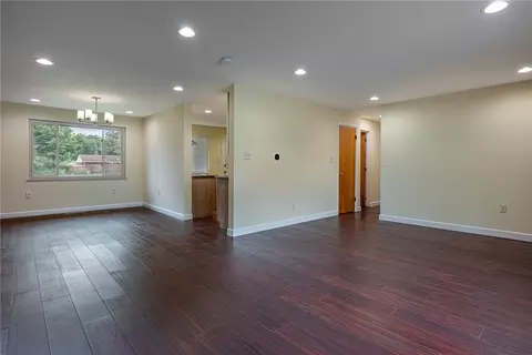 Living - 1100 Donson Dr, Kettering, OH 45429 photo 2 of 5