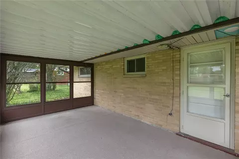 Exterior - 1100 Donson Dr, Kettering, OH 45429 photo 4 of 7
