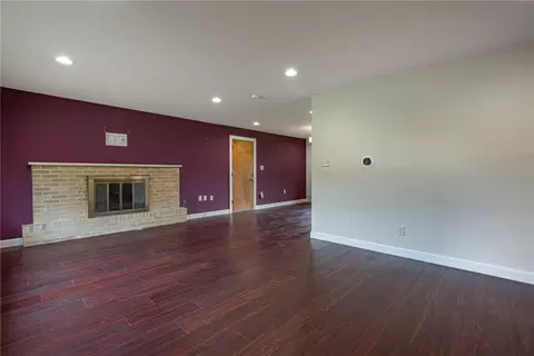 Living - 1100 Donson Dr, Kettering, OH 45429 photo 3 of 5