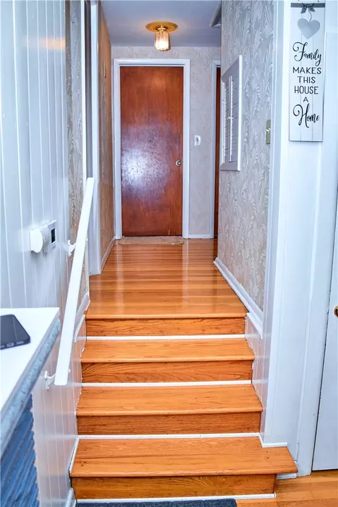Entry Way - 941 Hollendale Dr, Kettering, OH 45429 photo 1 of 1