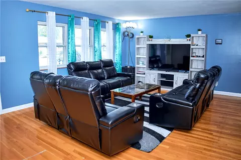 Living - 941 Hollendale Dr, Kettering, OH 45429 photo 1 of 4