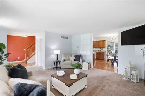 Living - 3082 W Jackson Rd, Springfield, OH 45502 photo 2 of 3