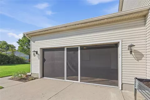 Exterior - 3082 W Jackson Rd, Springfield, OH 45502 photo 6 of 22