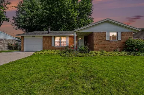 1713 Gayhart Dr, Xenia, OH 45385