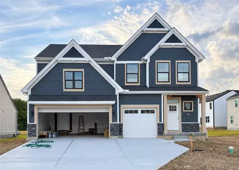 1324 Blue Spruce Ln, Wilmington, OH 45177