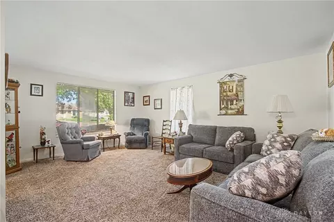 Living - 1310-1312 Quailbend Cir, Kettering, OH 45429 photo 5 of 8