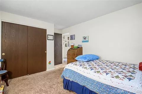 Bedroom - 1310-1312 Quailbend Cir, Kettering, OH 45429 photo 3 of 5