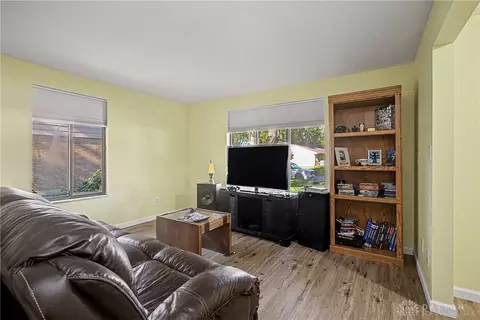 Living - 1310-1312 Quailbend Cir, Kettering, OH 45429 photo 1 of 8