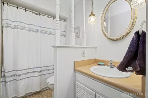 Bath - 1310-1312 Quailbend Cir, Kettering, OH 45429 photo 4 of 6