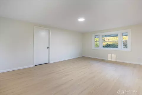 Living - 2462 Thor Dr, Springfield, OH 45503 photo 6 of 7
