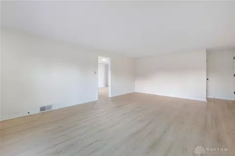 Living - 2462 Thor Dr, Springfield, OH 45503 photo 3 of 7