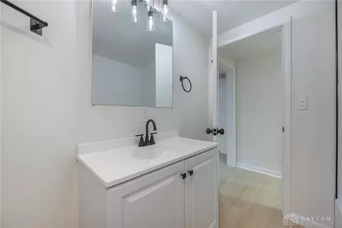 Bath - 2462 Thor Dr, Springfield, OH 45503 photo 2 of 2