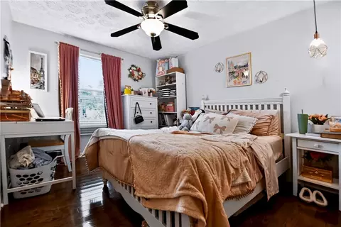 Bedroom - 1430 Birch Bark Ct, Dayton, OH 45440 photo 3 of 4