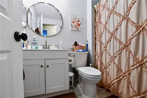 Bath - 1430 Birch Bark Ct, Dayton, OH 45440 photo 2 of 2