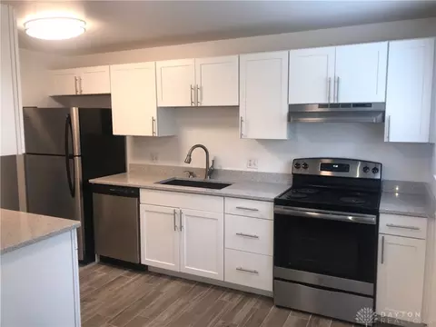 Kitchen - 2167 W Schantz Ave, Kettering, OH 45409 photo 3 of 4