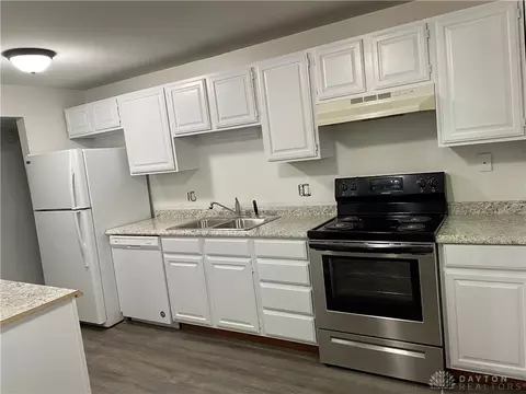 Kitchen - 2167 W Schantz Ave, Kettering, OH 45409 photo 2 of 4